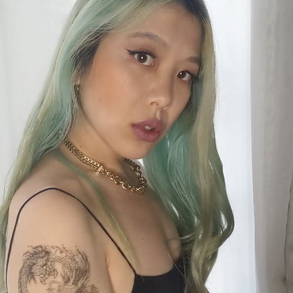 💕🎉Meet Your Posher! 💕🎉 - Picture 1 of 5